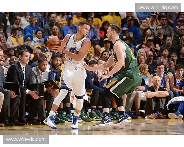 金州勇士vs犹他爵士：史诗对决，荣耀时刻，录像重温不朽经典